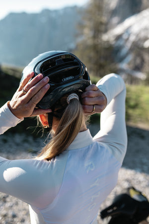 Abus Taipan picture woman ponytail