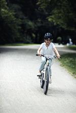 Abus Youn-I 2.0 sparkling titan med LED- lykt | grå sykkelhjelm til barn