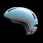 Nutcase Vio Sky Gloss Mips | lyse blå sykkelhjelm med LED lykt