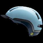 Nutcase Vio Sky Gloss Mips | lyse blå sykkelhjelm med LED lykt